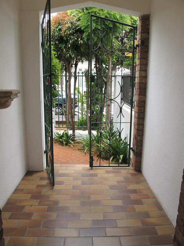 To Let 2 Bedroom Property for Rent in Wynberg Upper Western Cape
